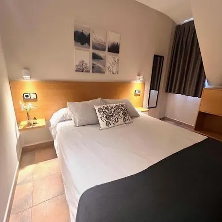 El Serch Aparthotel 3*